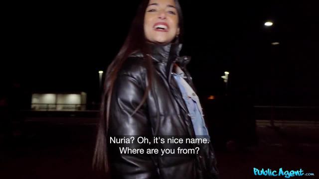 Симпатичная студентка проходит пробы в порнуху